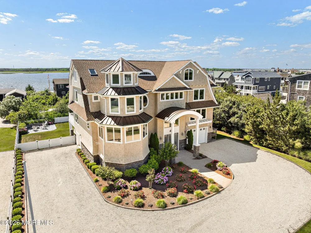 1406 Ocean Avenue Mantoloking, NJ 08738