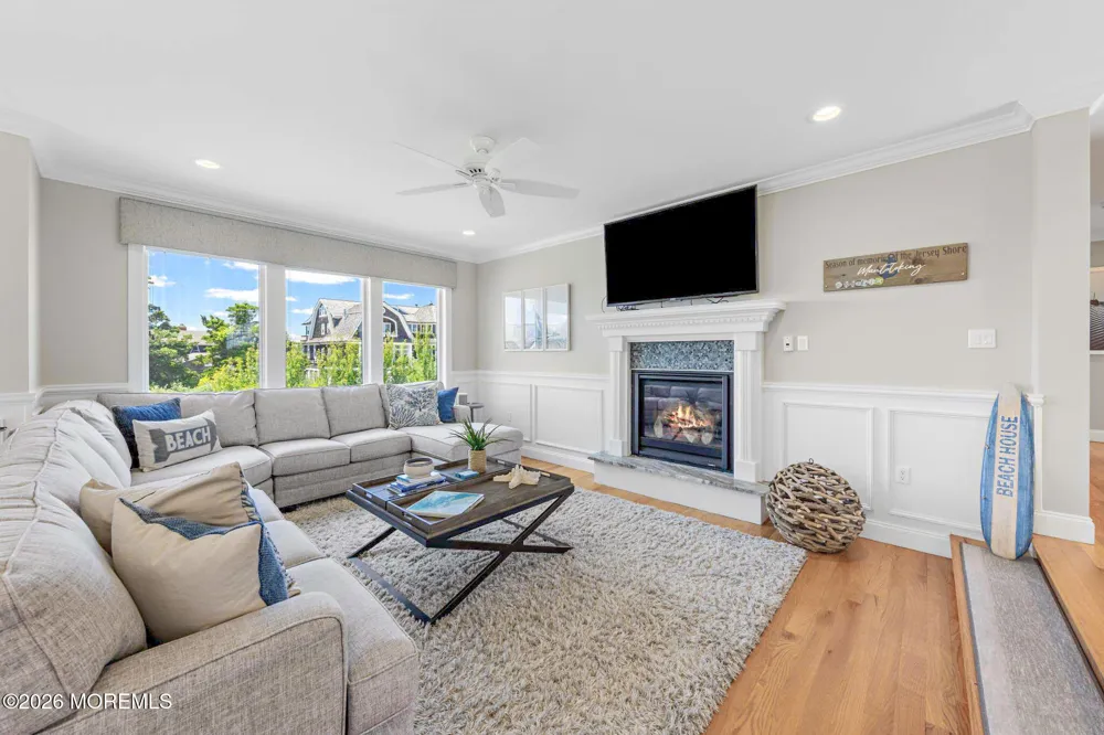 1406 Ocean Avenue Mantoloking, NJ 08738