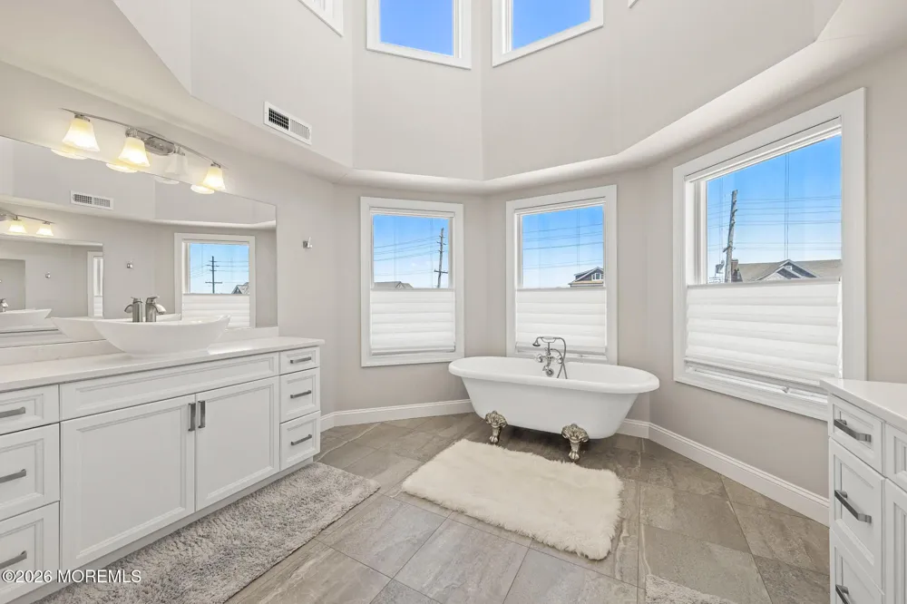 1406 Ocean Avenue Mantoloking, NJ 08738
