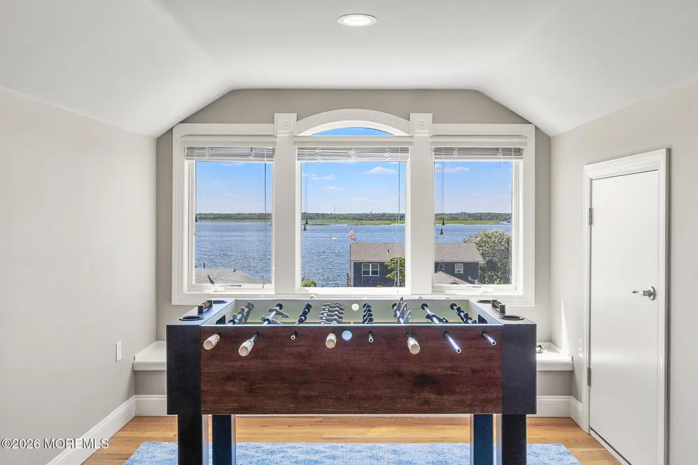 1406 Ocean Avenue Mantoloking, NJ 08738