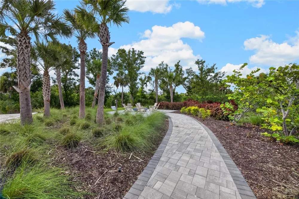 15069 SHADY PALMS LANE Nokomis, FL 34275