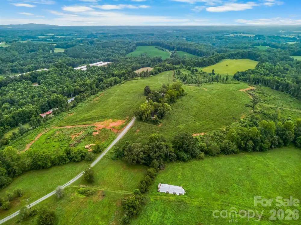 2537 Mary Lane Hamptonville, NC 27020