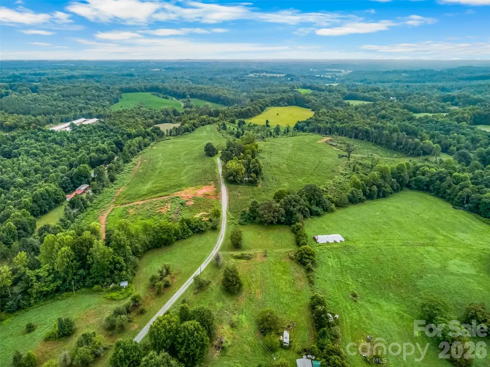 2537 Mary Lane Hamptonville, NC 27020