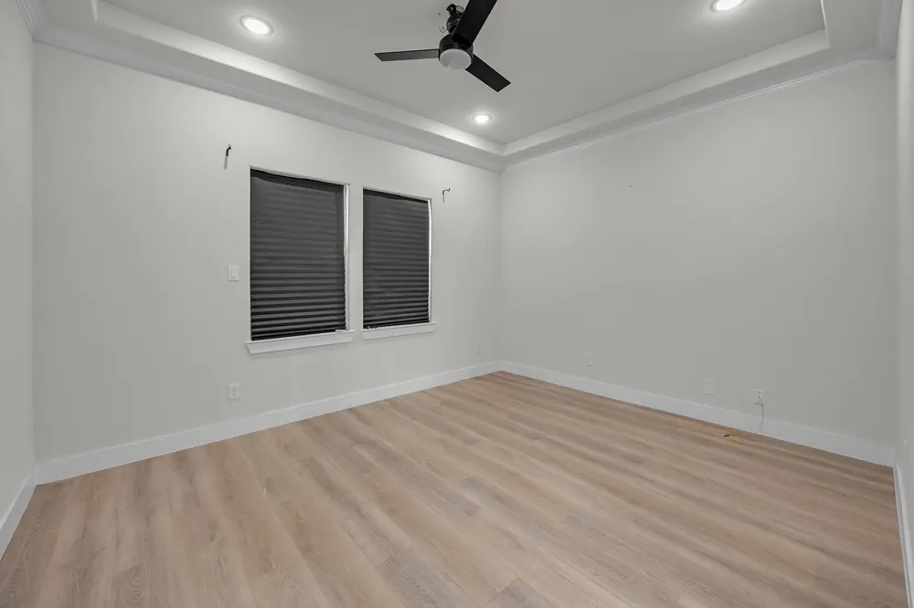 5511 Black Pine Circle Granbury, TX 76048