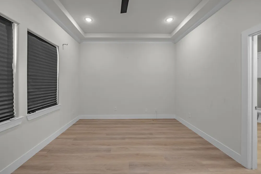 5511 Black Pine Circle Granbury, TX 76048