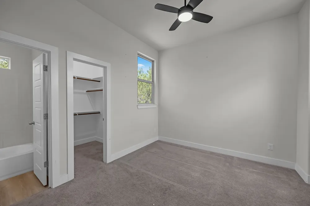 5511 Black Pine Circle Granbury, TX 76048
