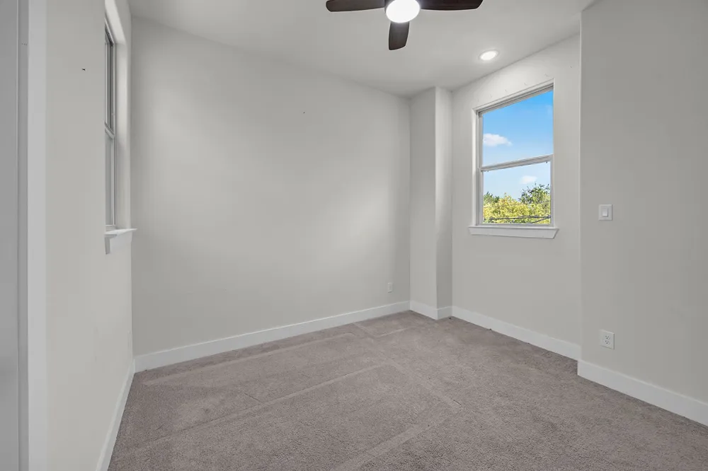 5511 Black Pine Circle Granbury, TX 76048