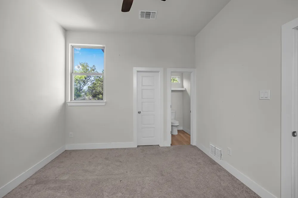 5511 Black Pine Circle Granbury, TX 76048