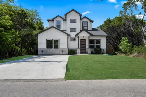 5511 Black Pine Circle