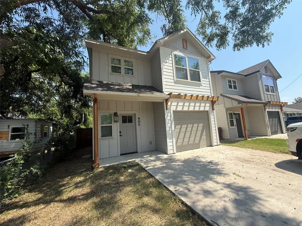 905 E 10th Street Bonham, TX 75418