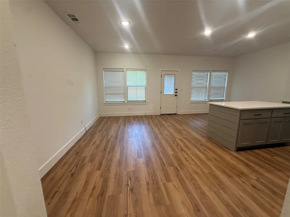 905 E 10th Street Bonham, TX 75418