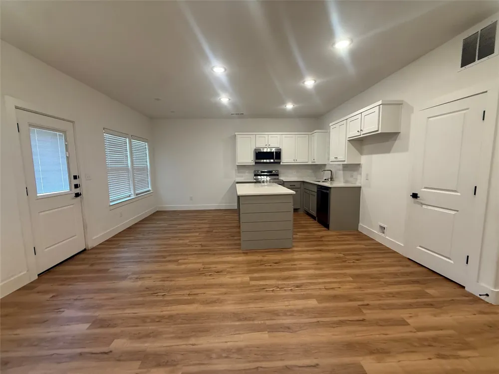 905 E 10th Street Bonham, TX 75418