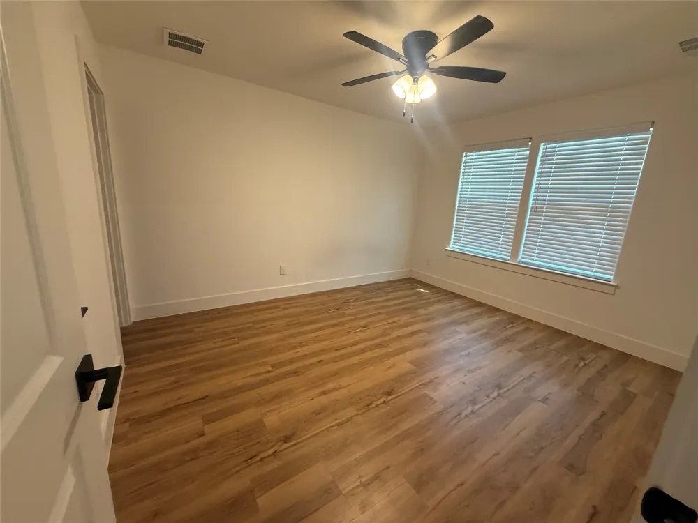 905 E 10th Street Bonham, TX 75418