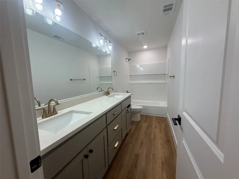 905 E 10th Street Bonham, TX 75418