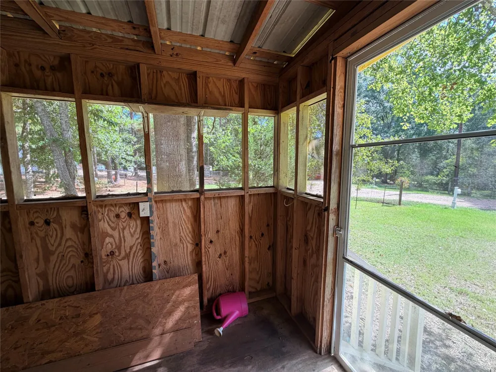 302 County Road 4473 Warren, TX 77664