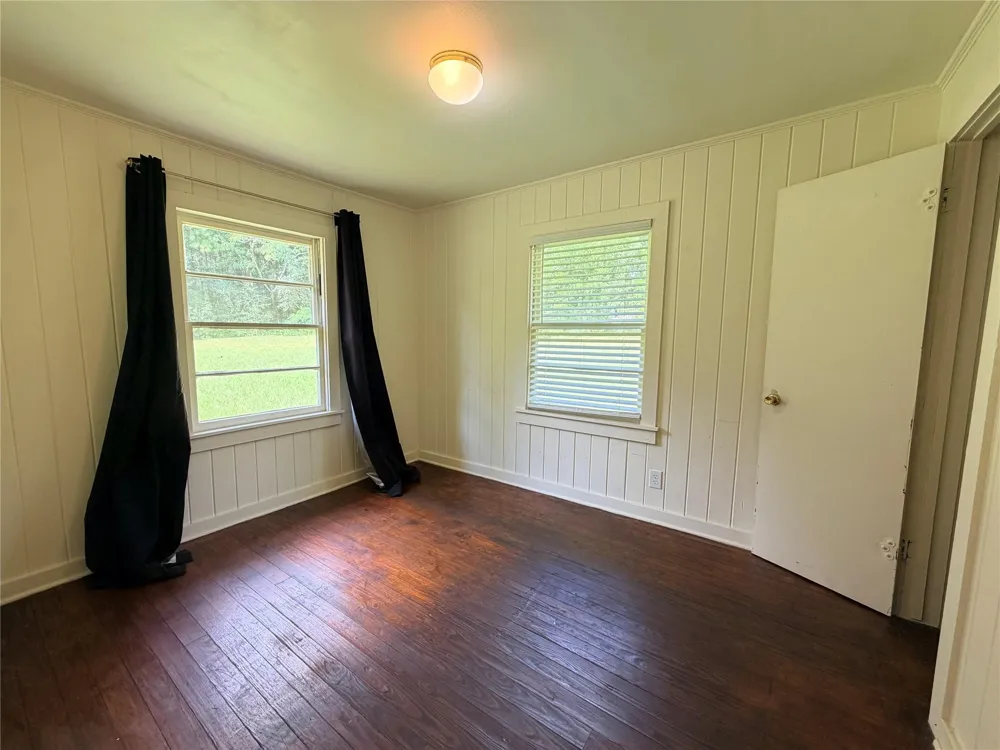 302 County Road 4473 Warren, TX 77664