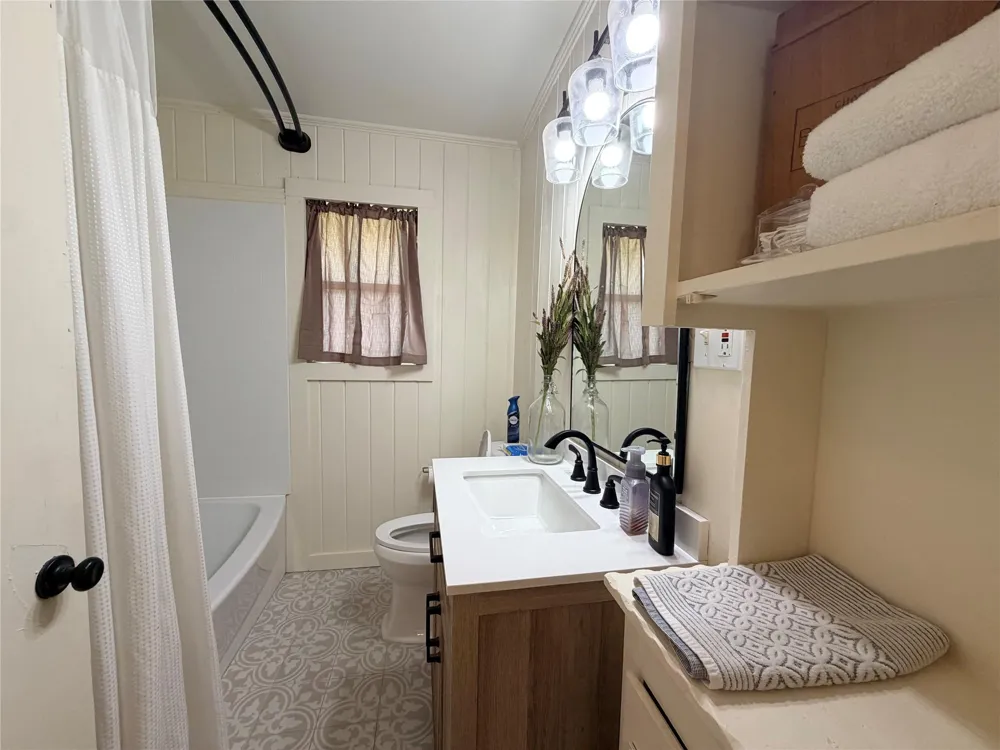 302 County Road 4473 Warren, TX 77664