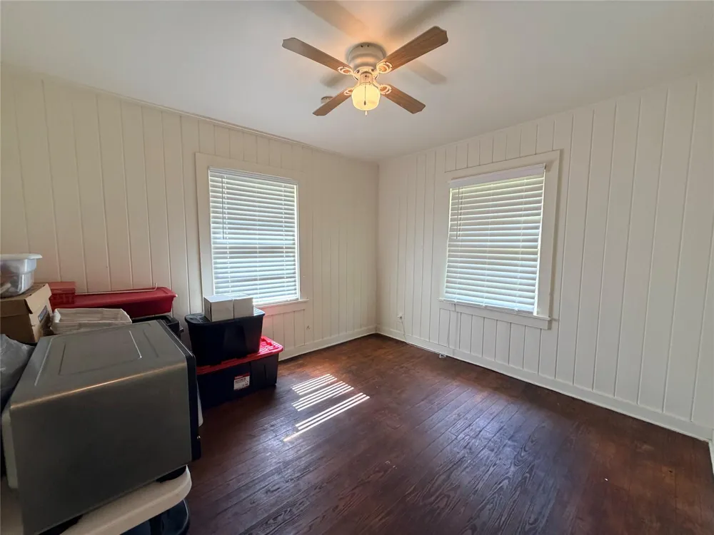 302 County Road 4473 Warren, TX 77664