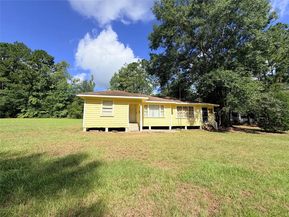 302 County Road 4473 Warren, TX 77664
