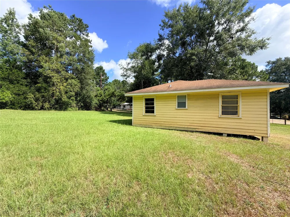 302 County Road 4473 Warren, TX 77664
