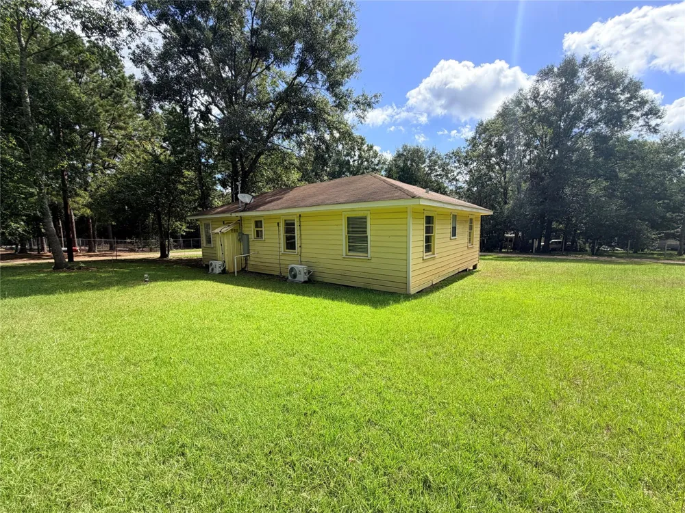 302 County Road 4473 Warren, TX 77664