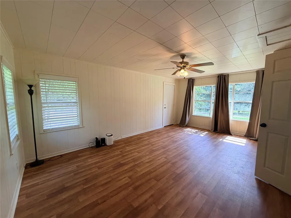 302 County Road 4473 Warren, TX 77664