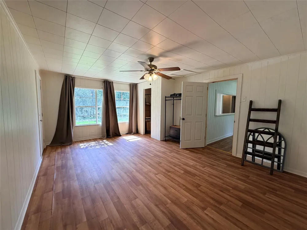 302 County Road 4473 Warren, TX 77664