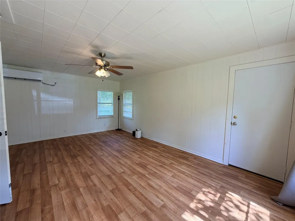 302 County Road 4473 Warren, TX 77664