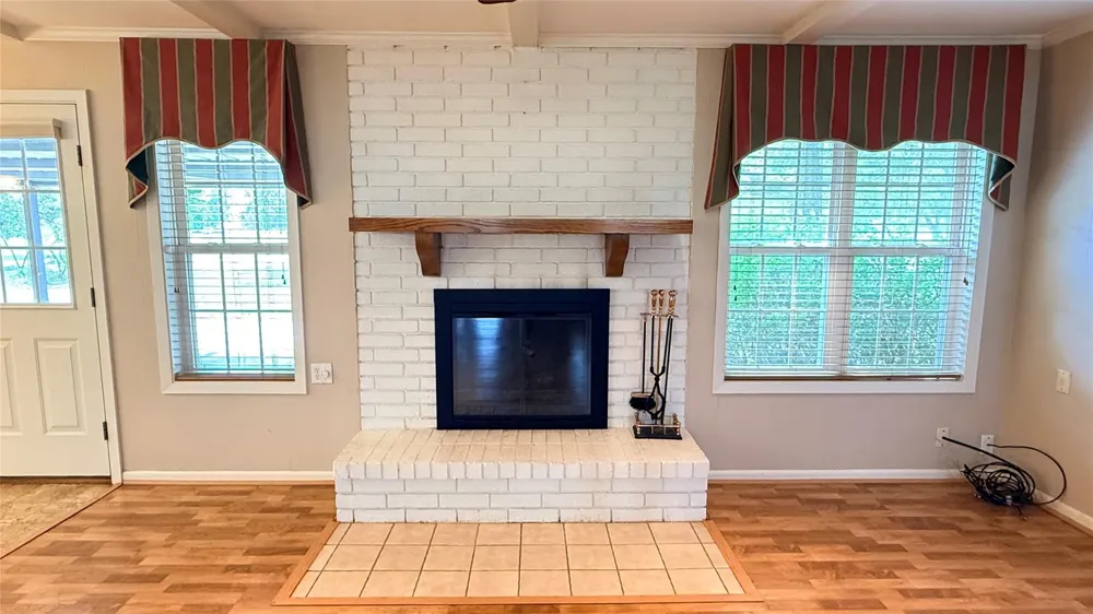 2436 S State Highway 71 El Campo, TX 77437