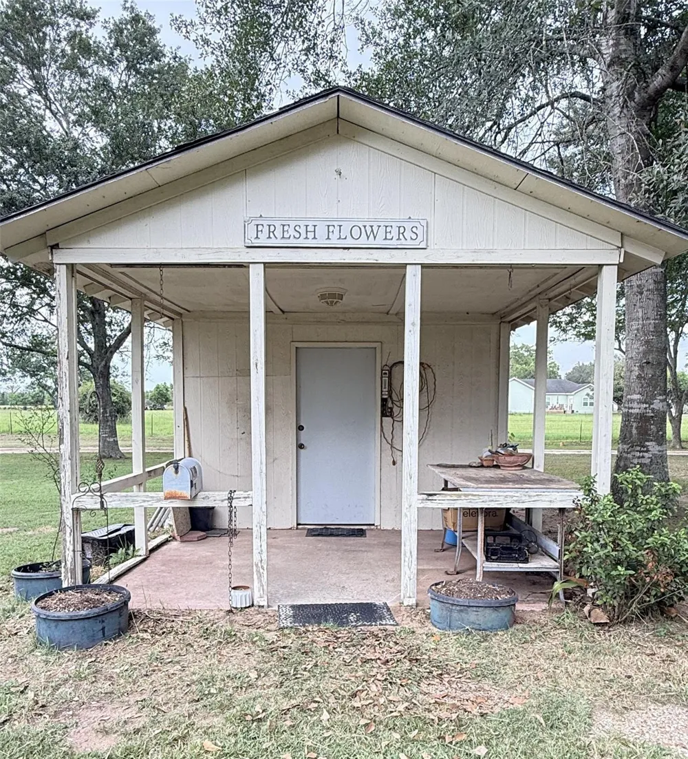 2436 S State Highway 71 El Campo, TX 77437