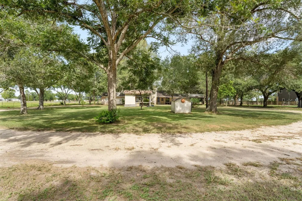2436 S State Highway 71 El Campo, TX 77437