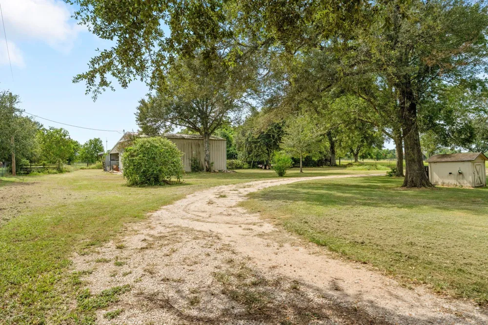 2436 S State Highway 71 El Campo, TX 77437
