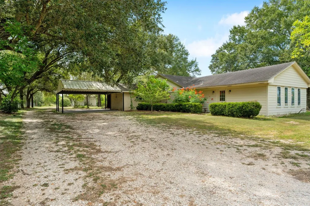 2436 S State Highway 71 El Campo, TX 77437