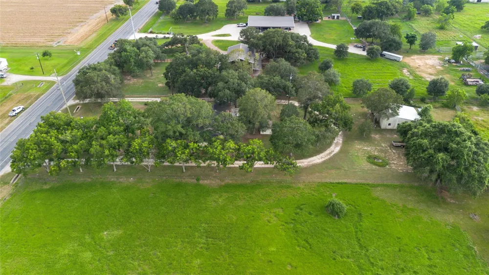 2436 S State Highway 71 El Campo, TX 77437