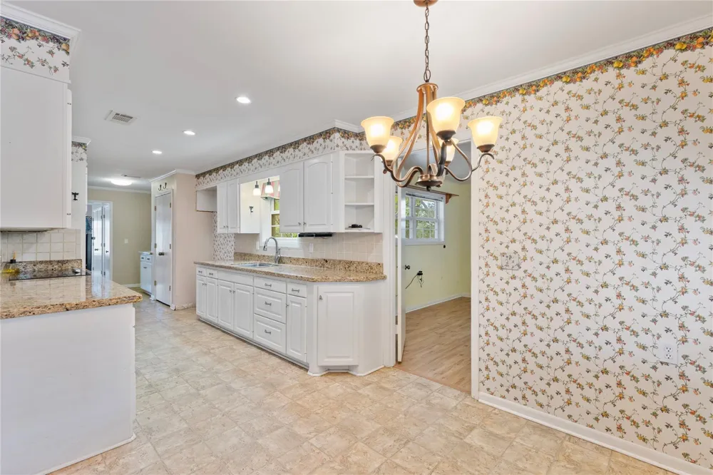2436 S State Highway 71 El Campo, TX 77437