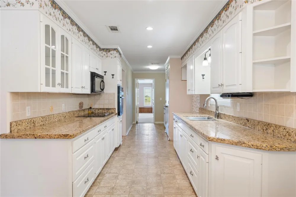 2436 S State Highway 71 El Campo, TX 77437