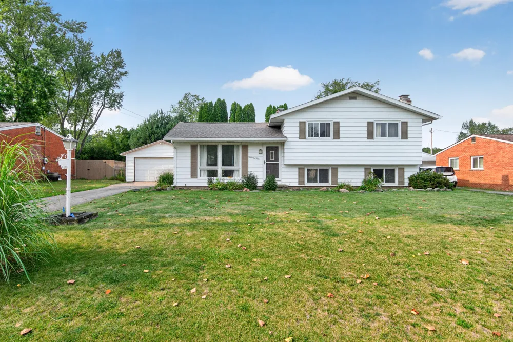 1286 W Southfield Drive Jackson, MI 49203