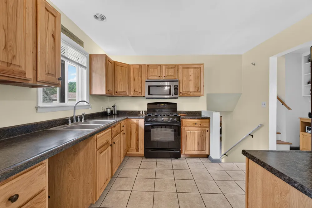 1286 W Southfield Drive Jackson, MI 49203