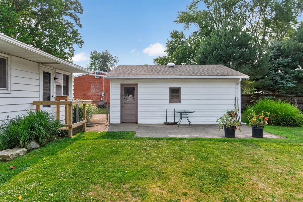 1286 W Southfield Drive Jackson, MI 49203