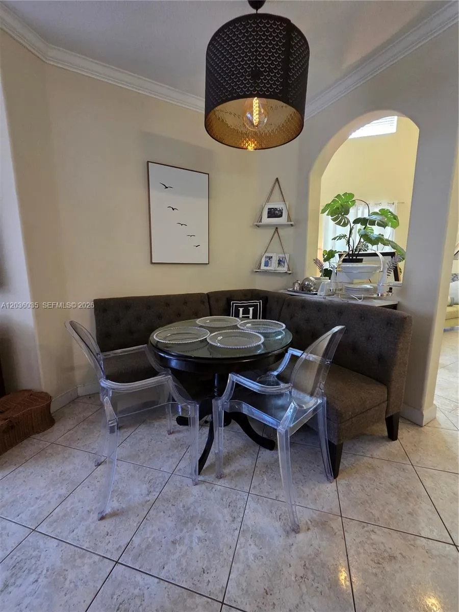 11253 NW 47th Ln Doral, FL 33178