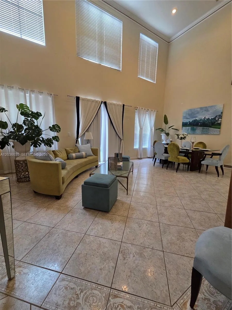 11253 NW 47th Ln Doral, FL 33178