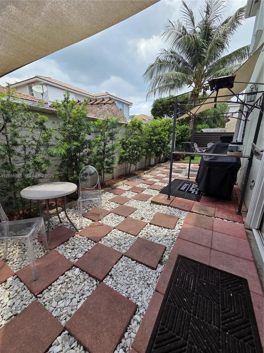 11253 NW 47th Ln Doral, FL 33178
