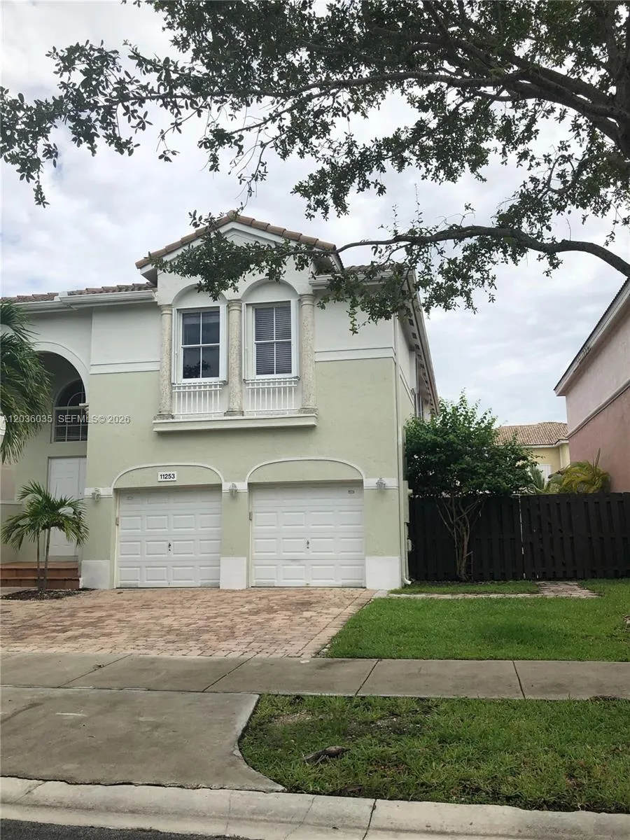 11253 NW 47th Ln Doral, FL 33178