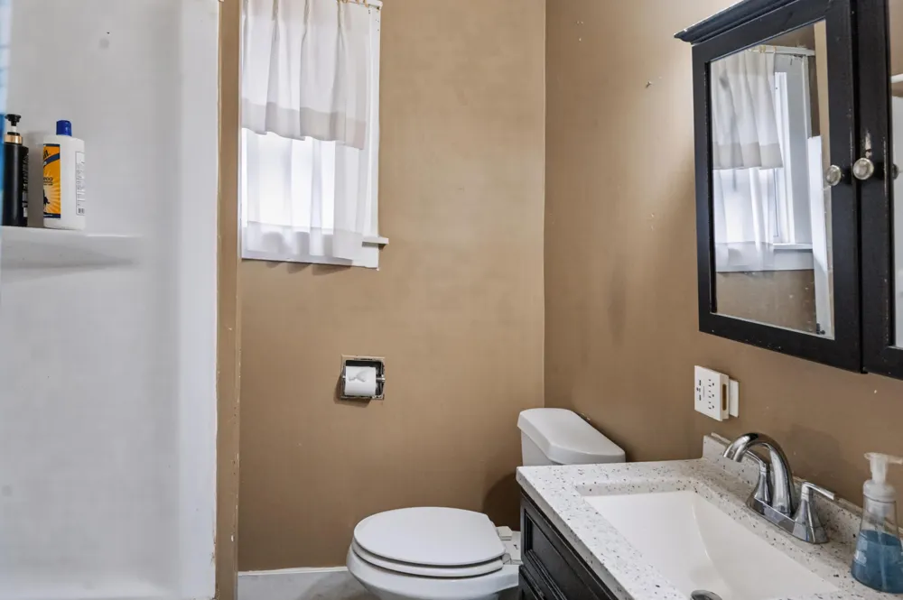 866 E Isabella Avenue Muskegon City, MI 49442
