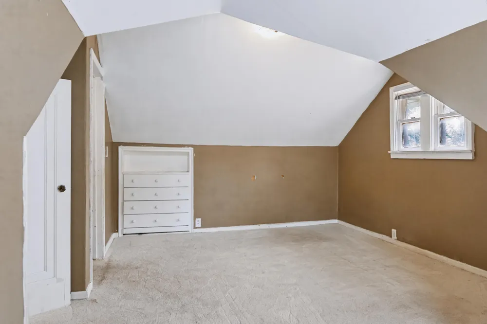 866 E Isabella Avenue Muskegon City, MI 49442