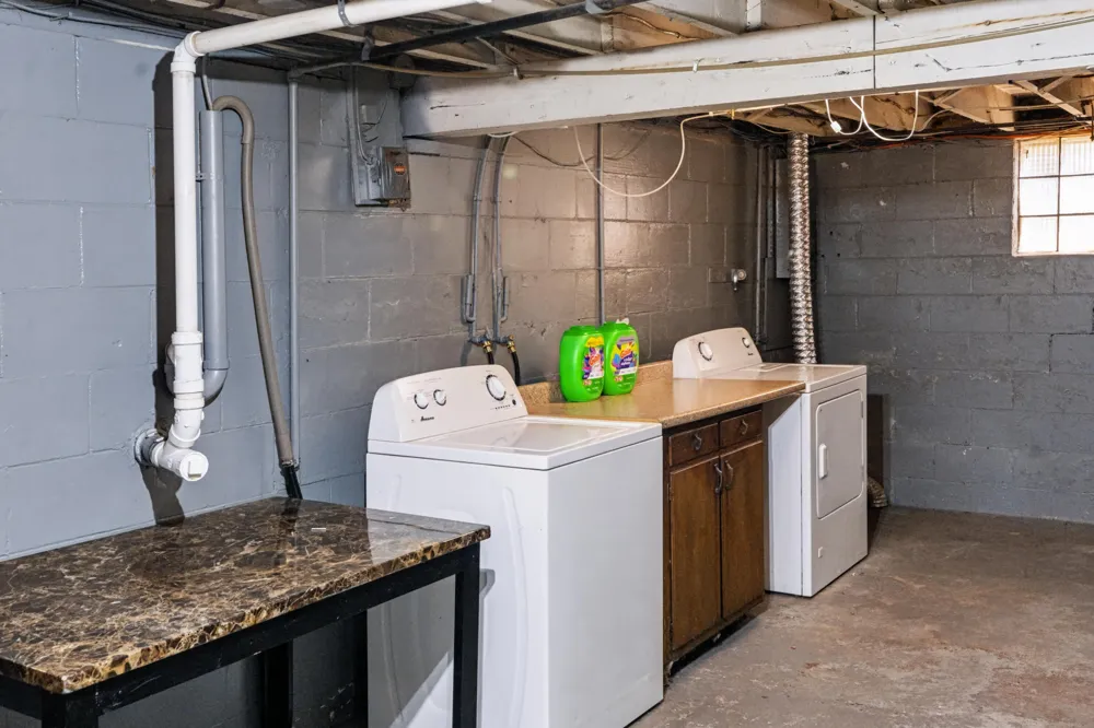 866 E Isabella Avenue Muskegon City, MI 49442