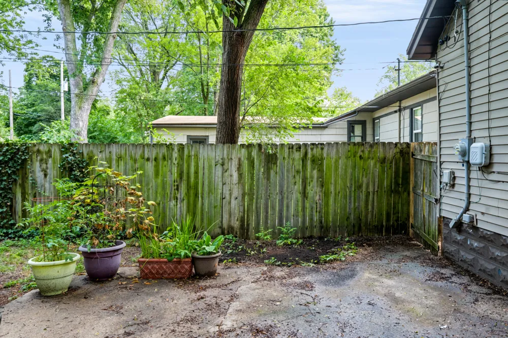 866 E Isabella Avenue Muskegon City, MI 49442
