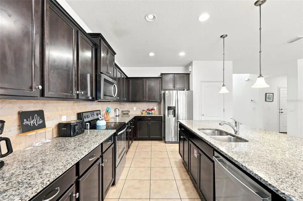 1610 LIMA AVENUE Kissimmee, FL 34747