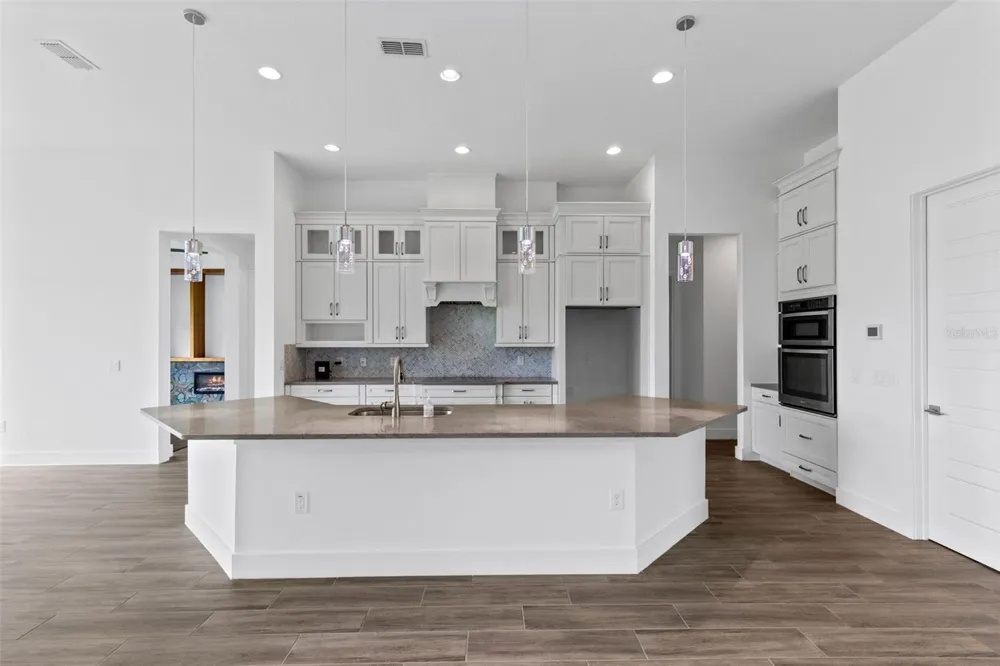 25858 CROSSINGS BLUFF LANE Sorrento, FL 32776