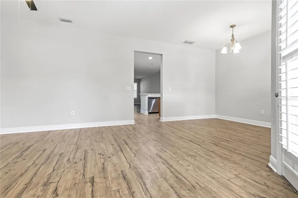 14606 BOURNEMOUTH ROAD Tampa, FL 33626